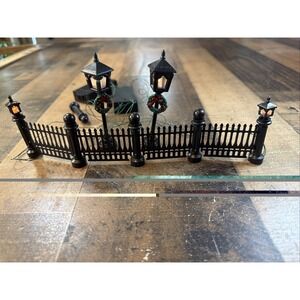 Vintage 1992 Christmas Valley Lighted Lamp Posts & Victorian Fence Set Works
